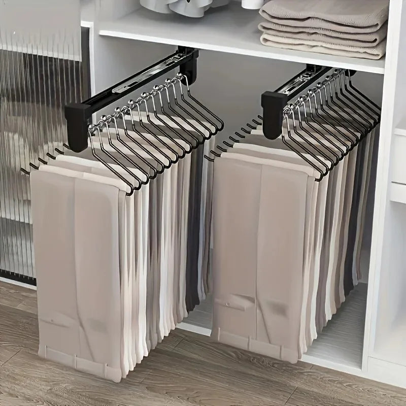 Uttrekkbar klesstang for garderobe